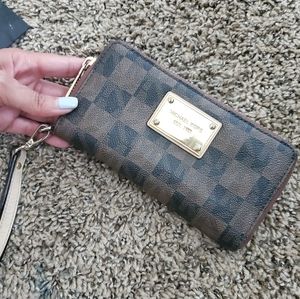Michael kors wallet